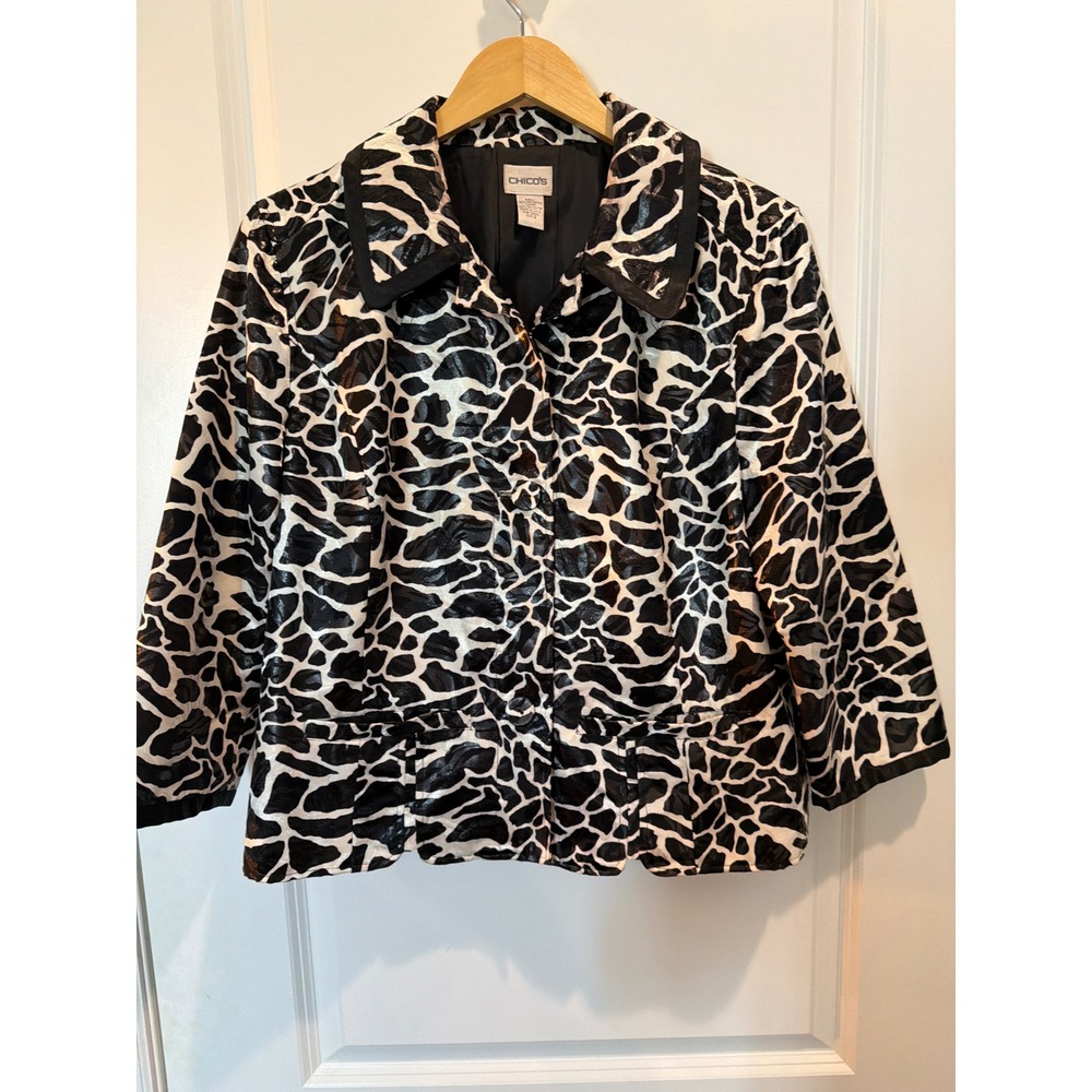 Chicos Giraffe Animal Print Jacket Black White Textured Button Front Size 2 L